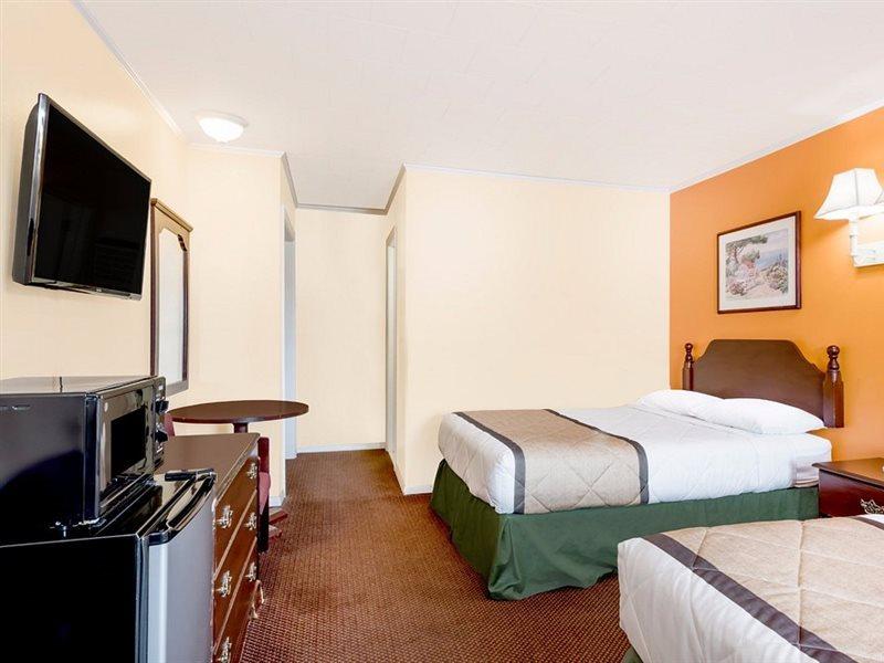 Budget Inn Mifflintown Bagian luar foto