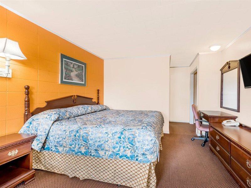 Budget Inn Mifflintown Bagian luar foto