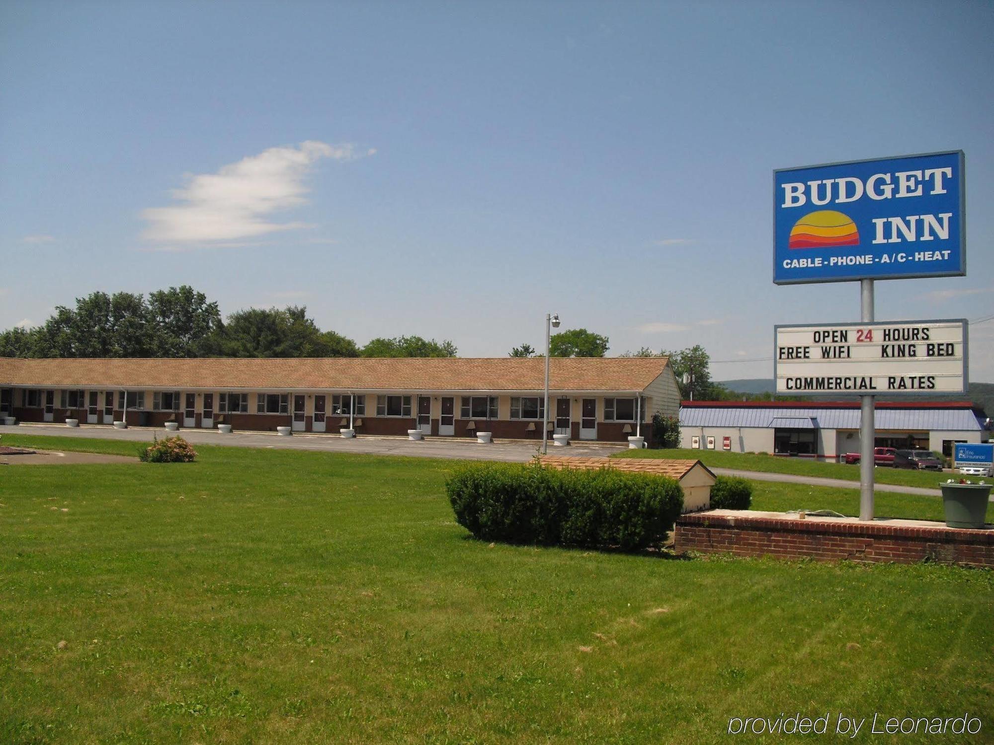 Budget Inn Mifflintown Bagian luar foto