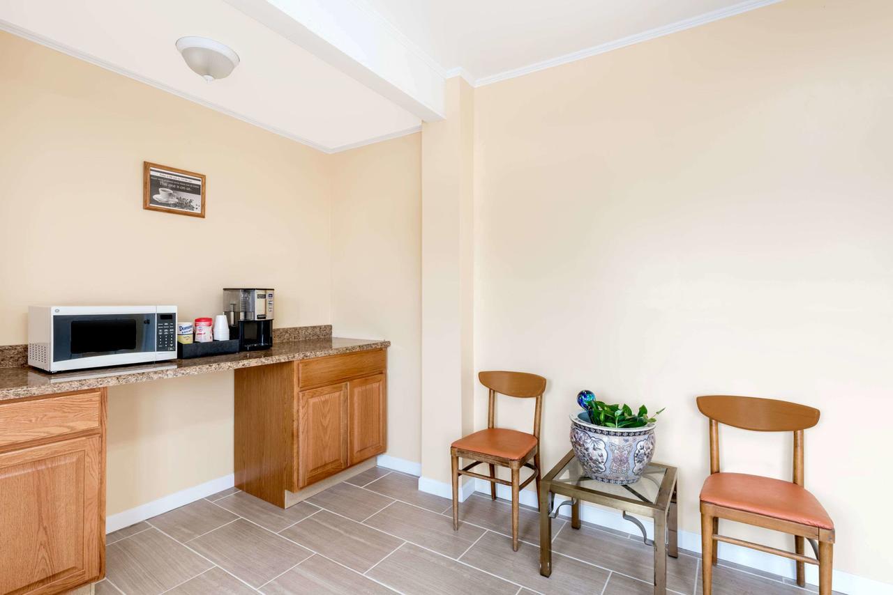 Budget Inn Mifflintown Bagian luar foto